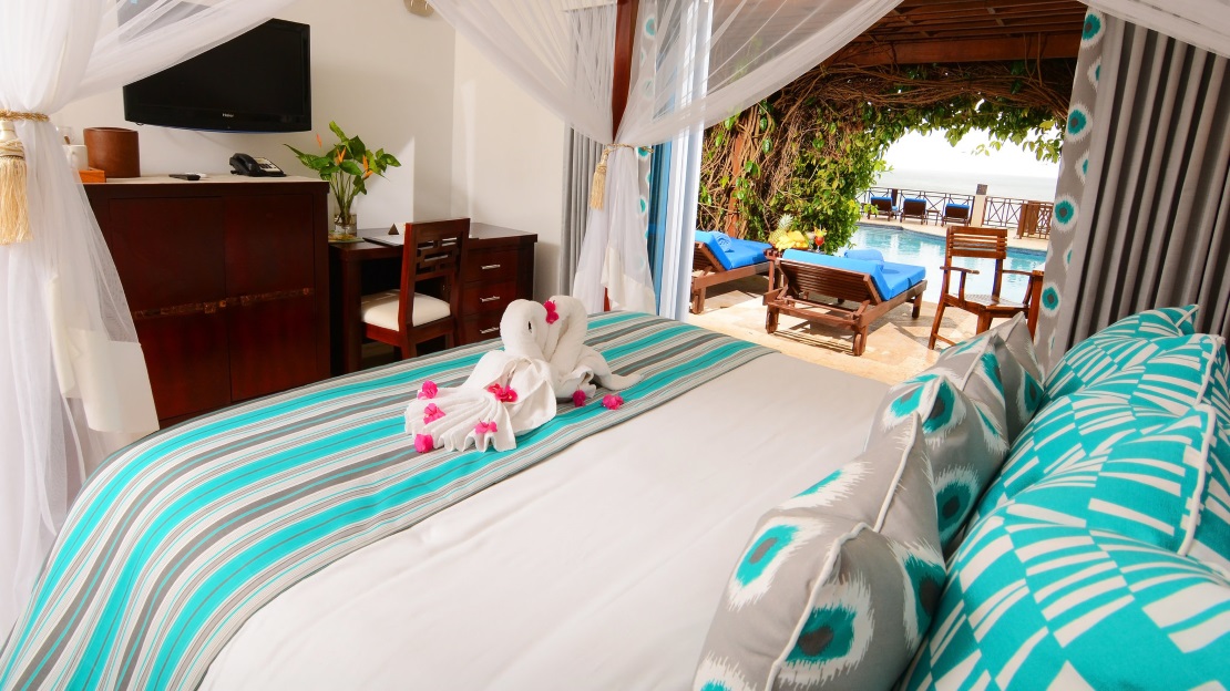 Swim-up Junior Suites